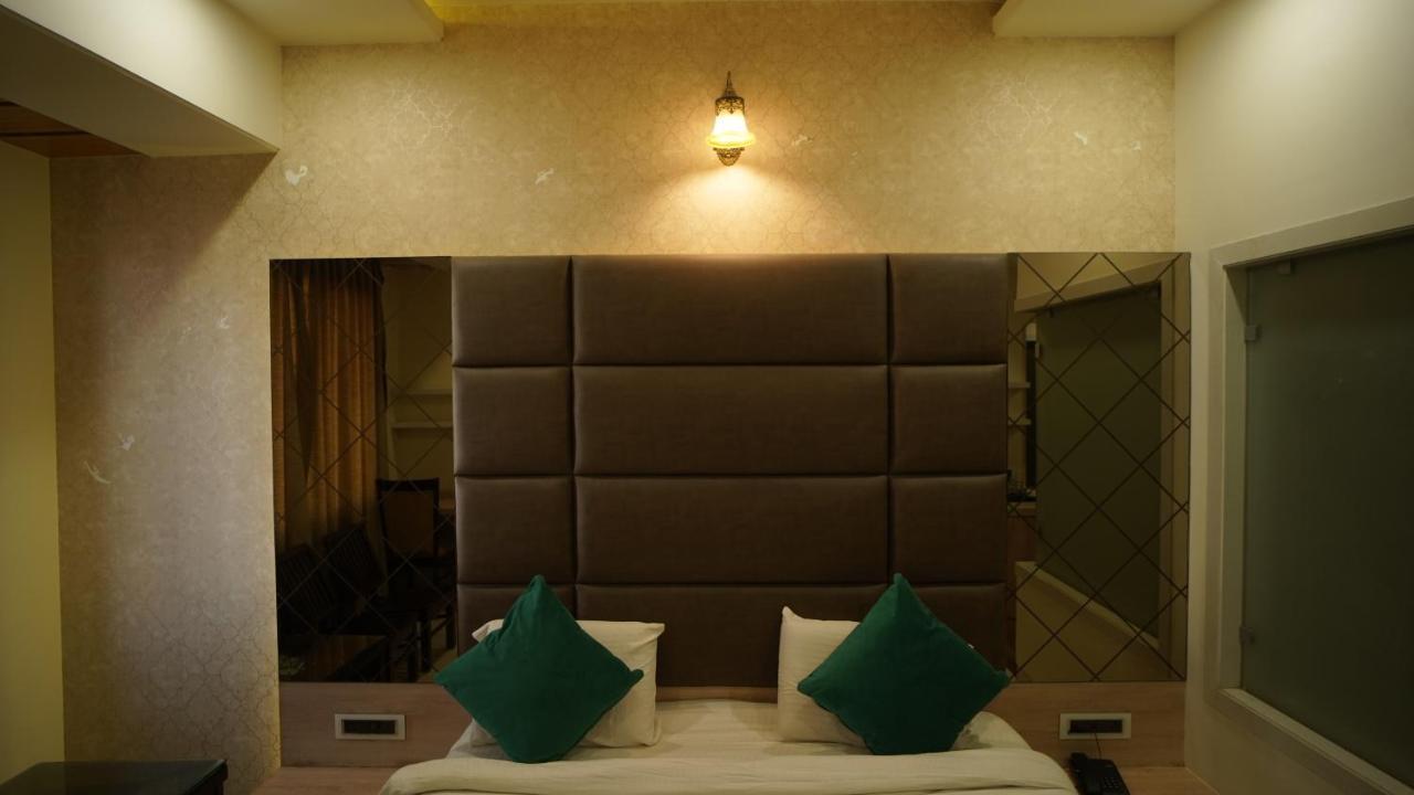 Wisteria Blue Hotel Samarda Kaliāsot Exterior photo
